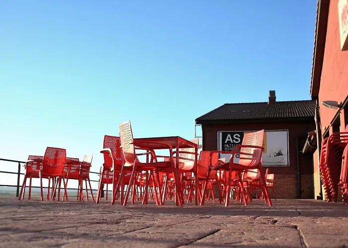 Hotell As Monreal del Campo